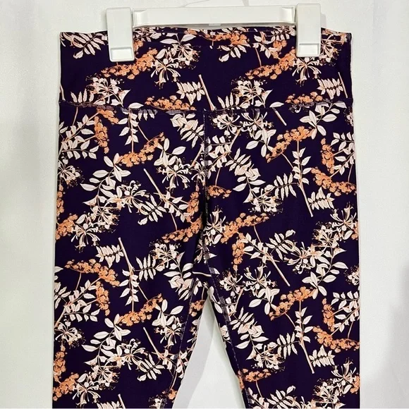 Fabletics Powerhold Mid-Rise Capri Leggings Size Small - Picture 3 of 9
